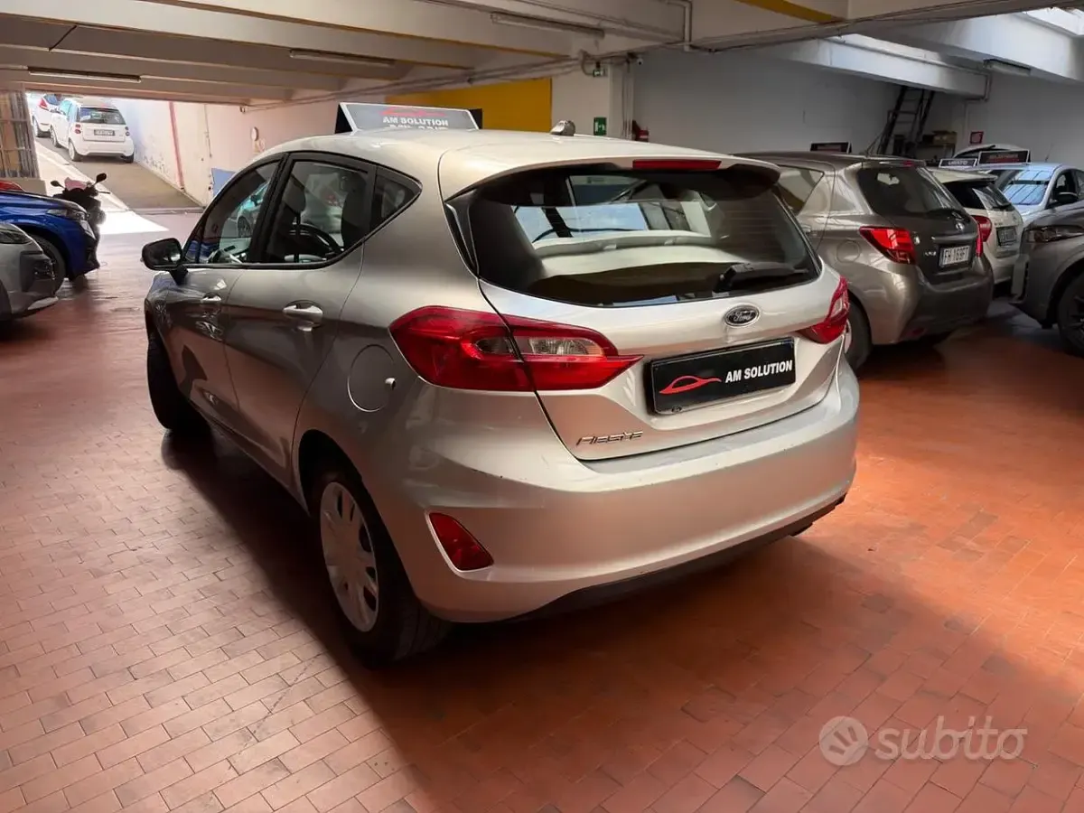 Usata Ford Fiesta 86 CV (63 kW) 2018 Grigio Utilitaria