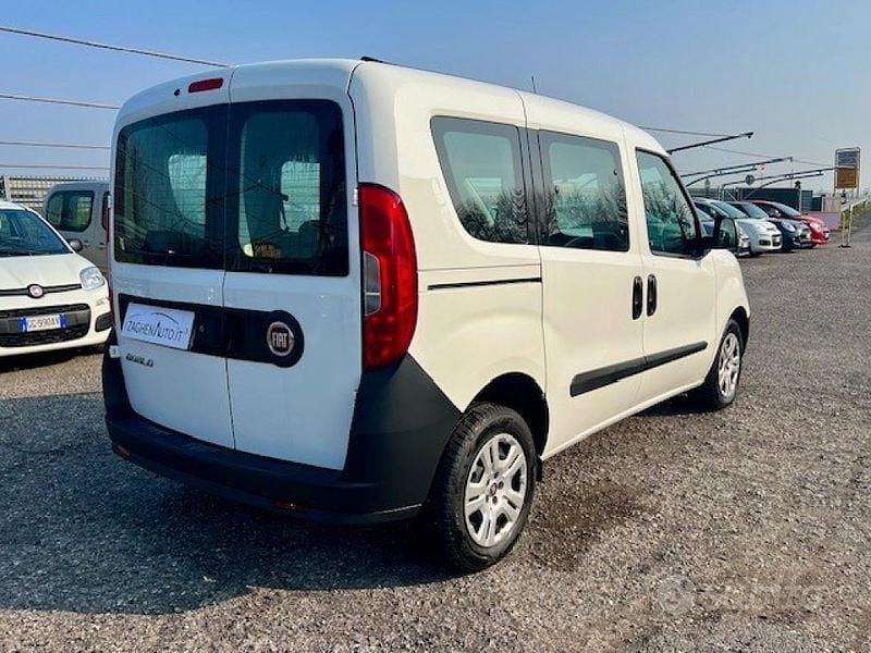 Usata Fiat Doblò S 105 CV (77 kW) 2021 Bianco Monovolume
