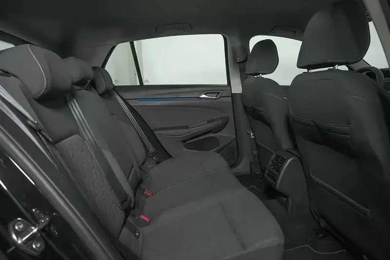 Usata VW Golf VIII Life 116 CV (85 kW) 2025 Nero Berlina