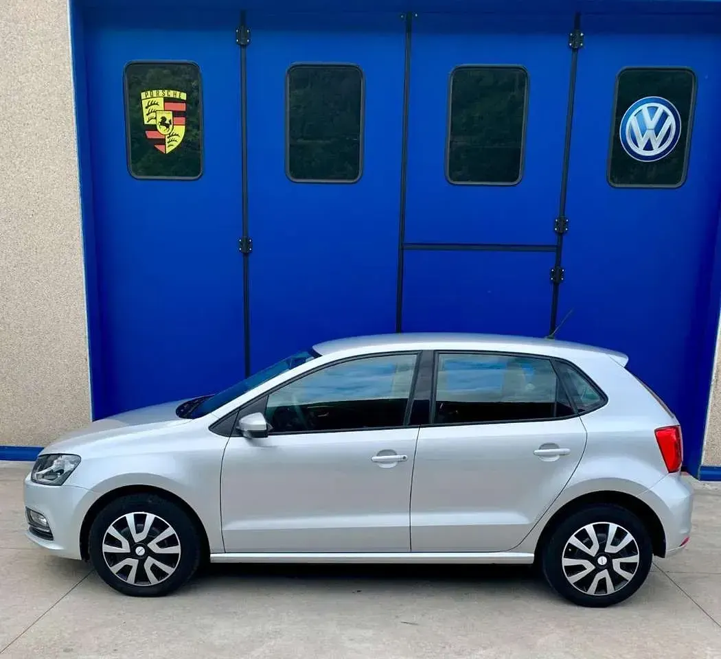 Usata VW Polo 90 CV (66 kW) 2016 Argento metallizzato Berlina