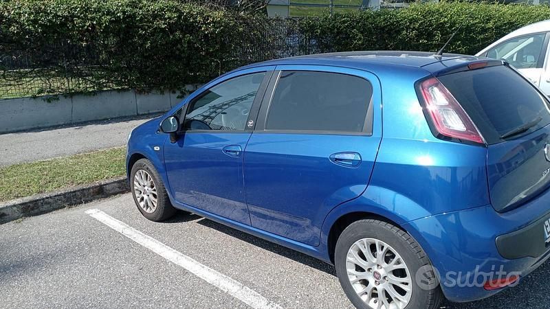 Usata Fiat Punto 2011 Blu Utilitaria