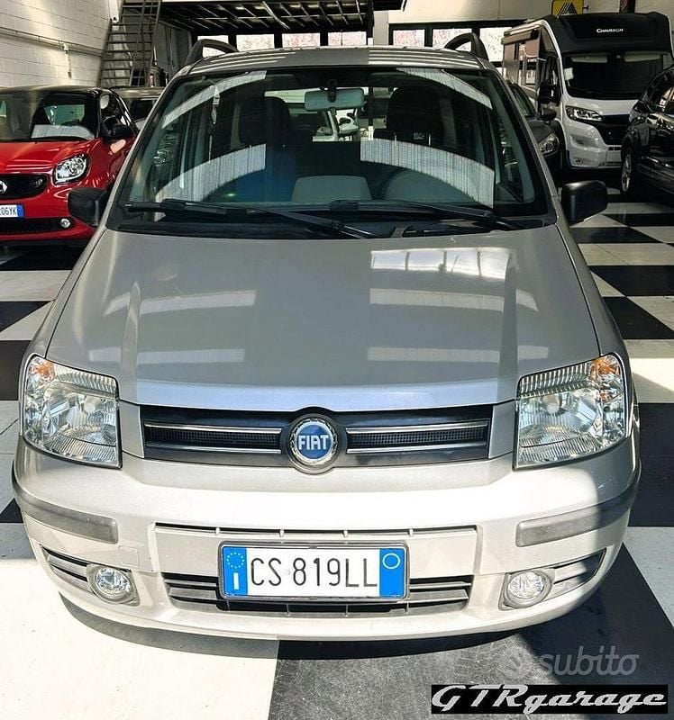 Usata Fiat Panda Dynamic 60 CV (44 kW) 2005 Grigio Utilitaria