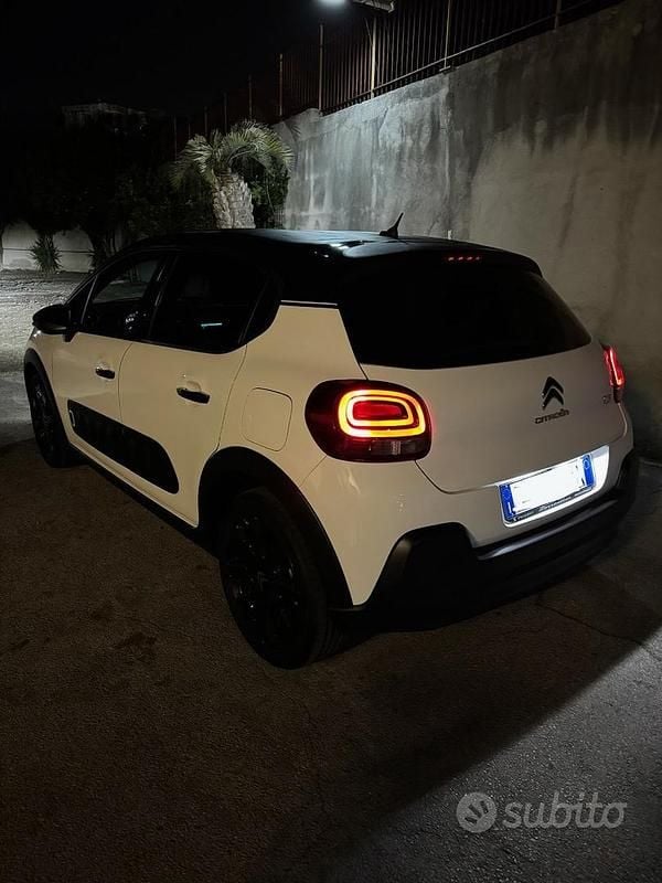 Usata Citroën C3 Shine 102 CV (75 kW) 2019 Bianco Berlina