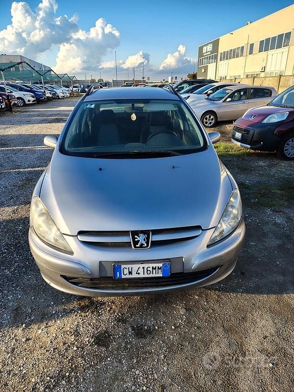 Grigio Usata 2005 Peugeot 307 Station wagon | 2550 € (Buon prezzo) - Immagine 1/4