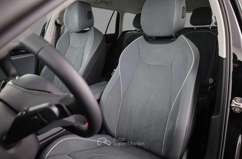 Usata VW Passat Business 204 CV (150 kW) 2024 Nero grenadill Station wagon