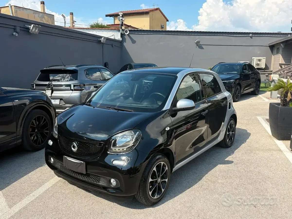 Usata Smart ForFour Passion 71 CV (52 kW) 2016 Nero Utilitaria