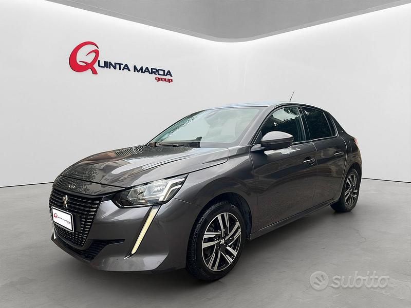 Grigio Usata 2020 Peugeot 208 Allure Due volumi | 10.990 € (Buon prezzo) - Immagine 1/4