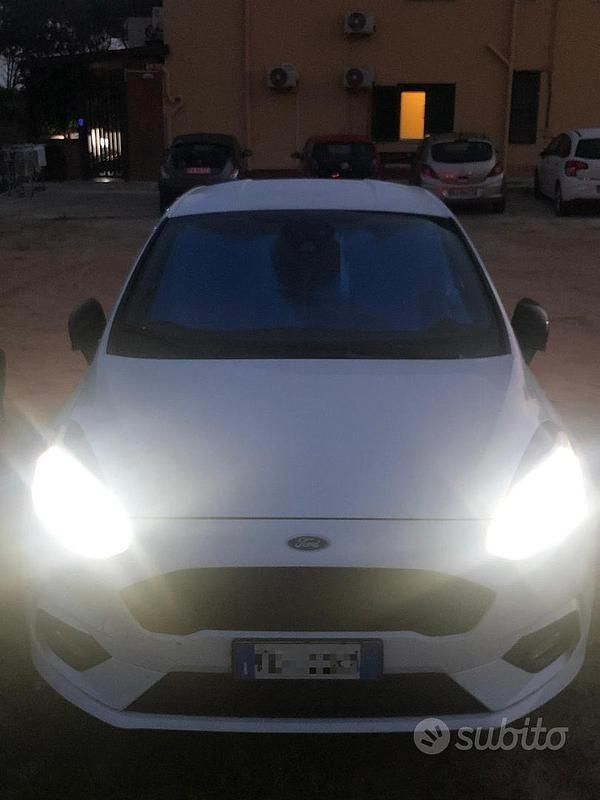 Usata Ford Fiesta ST-Line 120 CV (88 kW) 2017 Bianco Berlina
