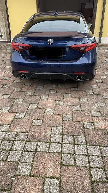 Usata Alfa Romeo Giulia Veloce 211 CV (155 kW) 2018 Blu/azzurro Berlina