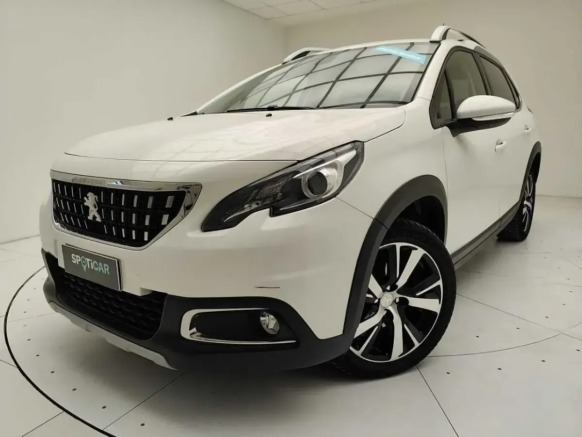 Usata Peugeot 2008 Allure 120 CV (88 kW) 2019 Bianco SUV