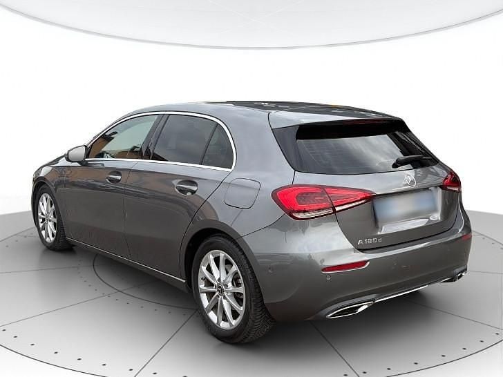 Usata Mercedes A180 116 CV (85 kW) 2019 Grigio