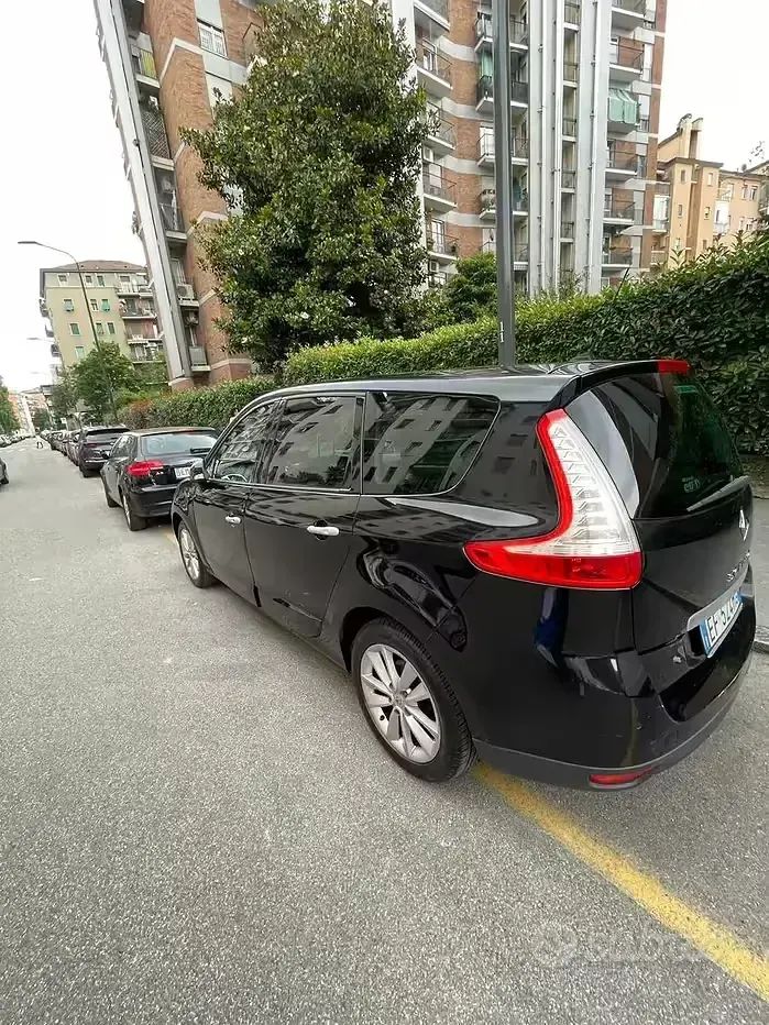 Usata Renault Scenic E-Tech 130 CV (95 kW) 2010 Nero Monovolume