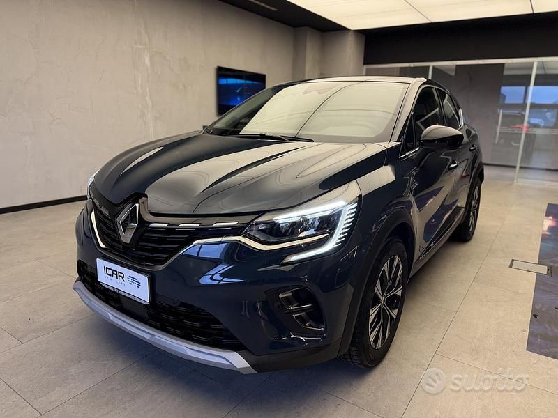 Usata Renault Captur Intens 101 CV (74 kW) 2022 Blu SUV