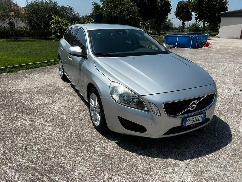 Usata Volvo V60 116 CV (85 kW) 2013 Grigio Station wagon