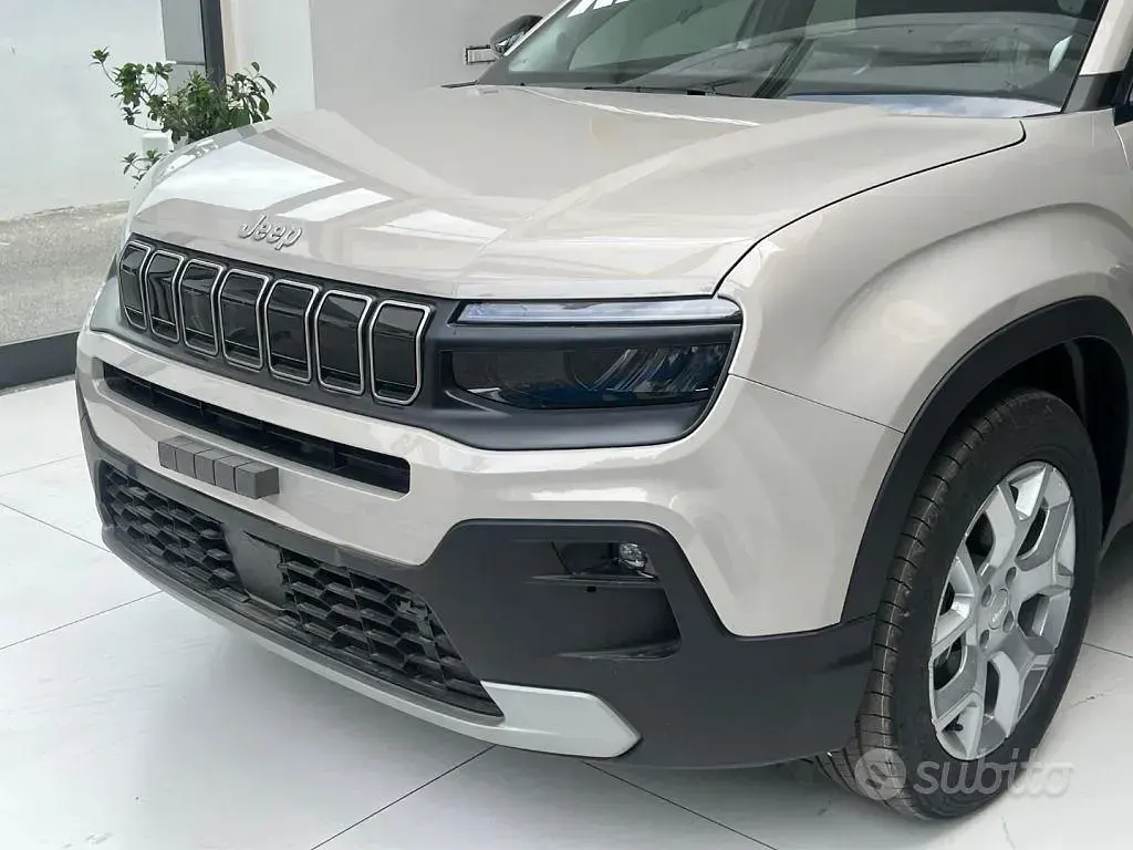 Nuova Jeep Avenger 101 CV (74 kW) 2026 Grigio SUV