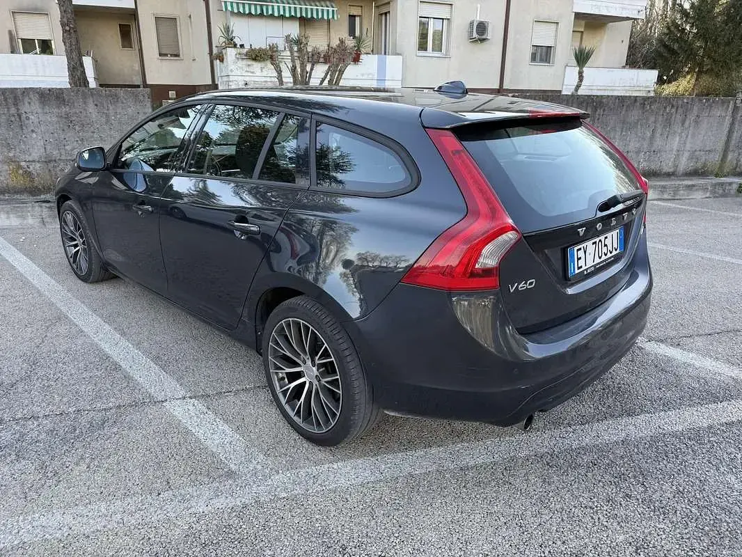 Usata Volvo V60 Kinetic 114 CV (83 kW) 2015 Station wagon