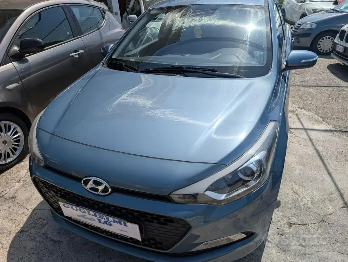 Usata Hyundai i20 Comfort 84 CV (61 kW) 2017 Grigio Berlina