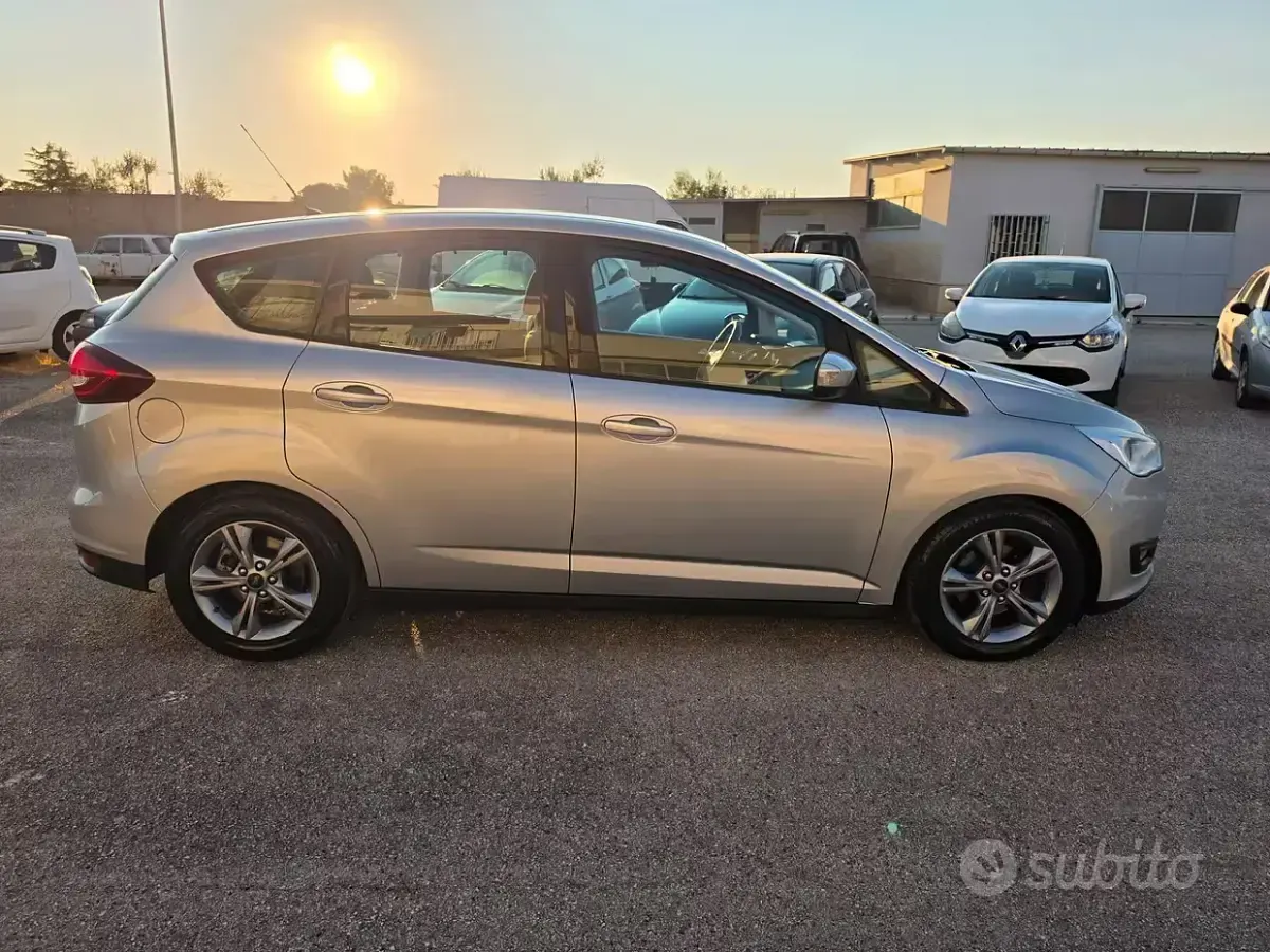 Usata Ford C-MAX Business Edition 120 CV (88 kW) 2017 Grigio Monovolume