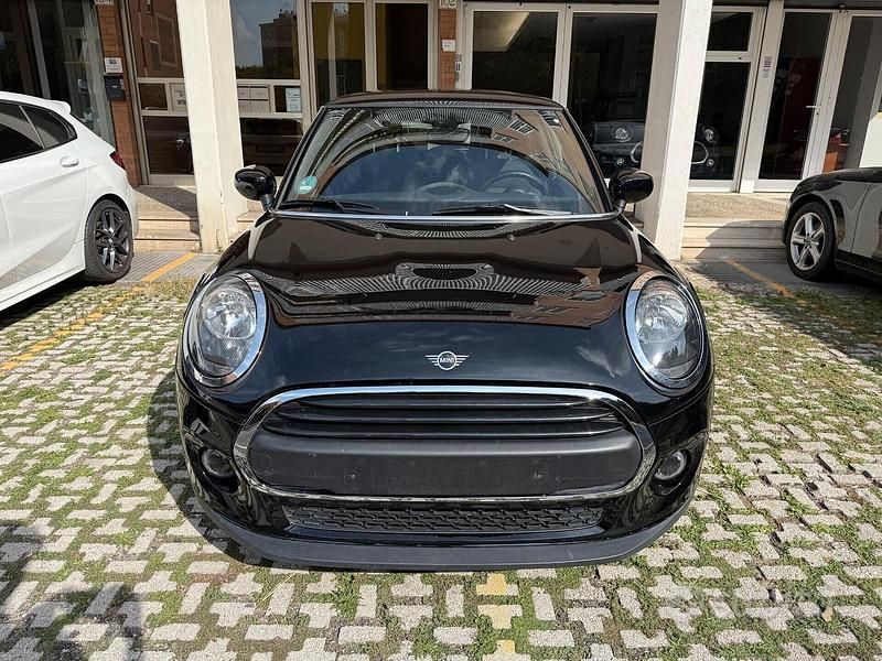 Usata Mini ONE 102 CV (75 kW) 2019 Nero Utilitaria