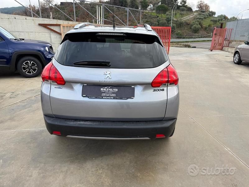 Usata Peugeot 2008 Allure 100 CV (73 kW) 2016 Grigio SUV