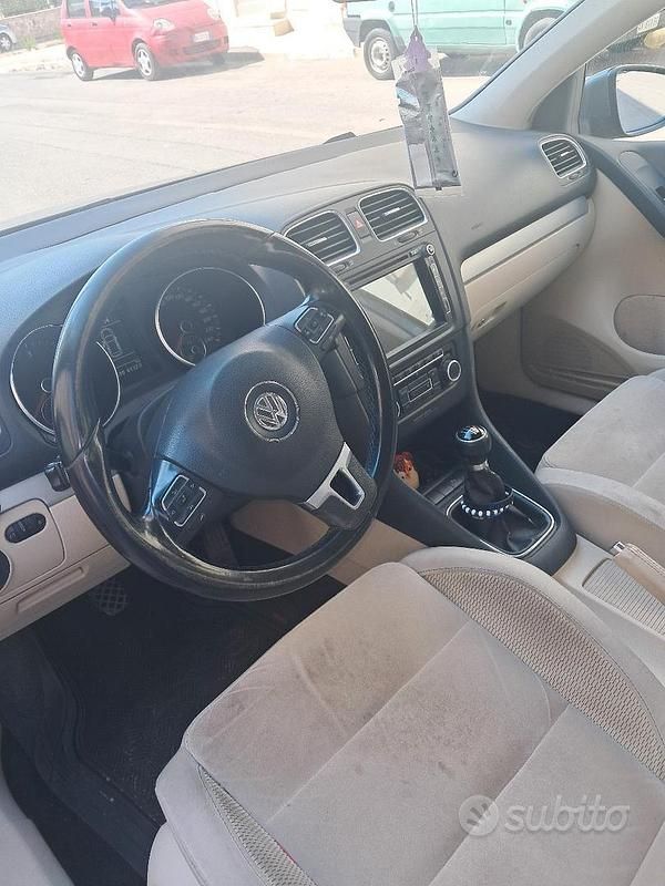 Usata VW Golf VI 102 CV (75 kW) 2010 Grigio Utilitaria