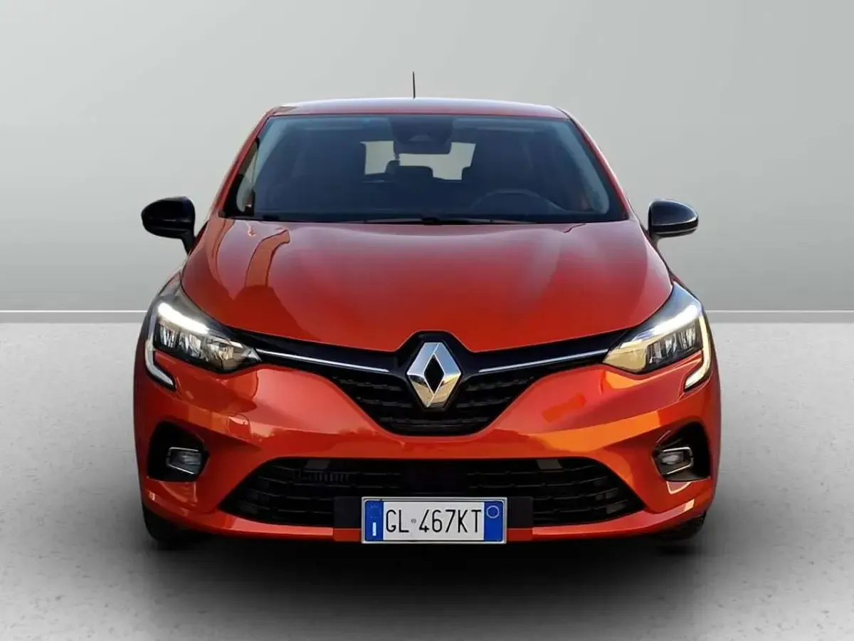 Usata Renault Clio V Equilibre 101 CV (74 kW) 2023 Arancione Berlina
