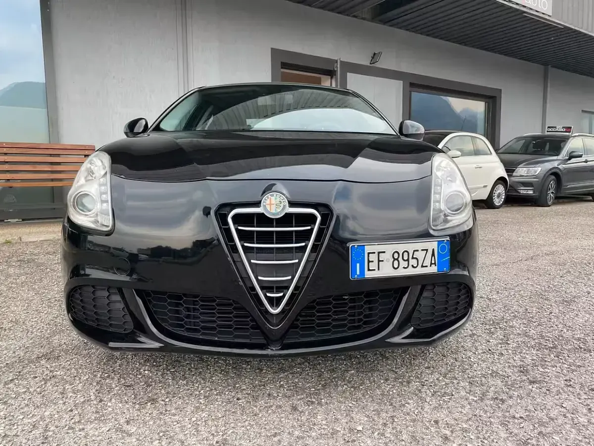 Usata Alfa Romeo Giulietta Progression 105 CV (77 kW) 2011 Nero Utilitaria
