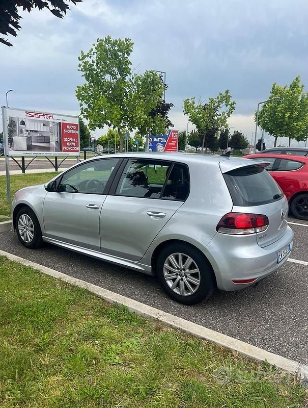 Usata VW Golf VI 105 CV (77 kW) 2011 Grigio Utilitaria