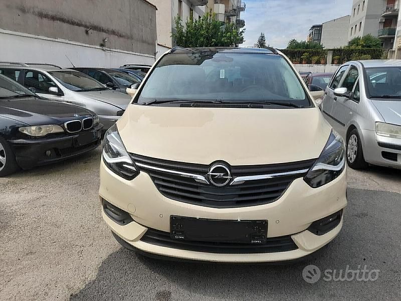Beige Usata 2019 Opel Zafira Life Innovation Monovolume | 8500 € (Super prezzo) - Immagine 1/4