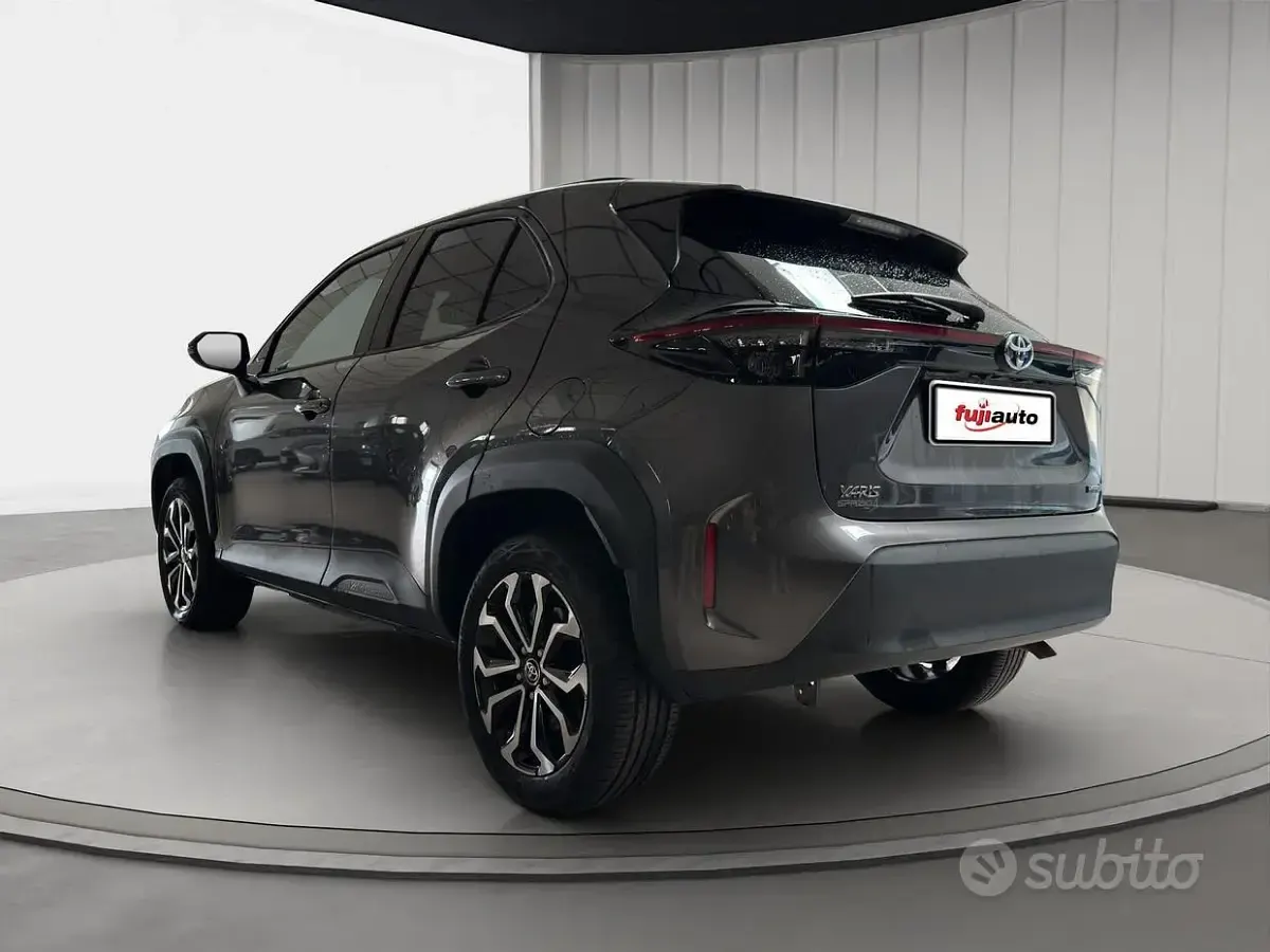 Usata Toyota Yaris Cross Trend 116 CV (85 kW) 2023 Grigio SUV