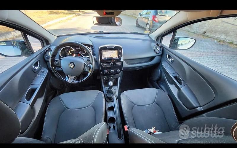 Usata Renault Clio GrandTour 75 CV (55 kW) 2014 Grigio Station wagon