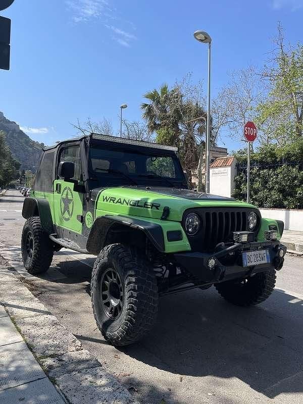Usata Jeep Wrangler 118 CV (86 kW) 1999 Verde SUV