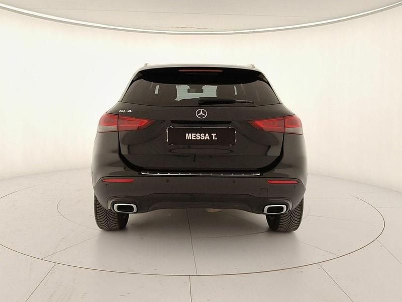 Usata Mercedes GLA200 Premium 150 CV (110 kW) 2022 Nero SUV