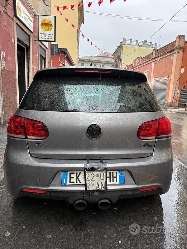 Usata VW Golf VI R 270 CV (198 kW) 2011 Grigio Utilitaria