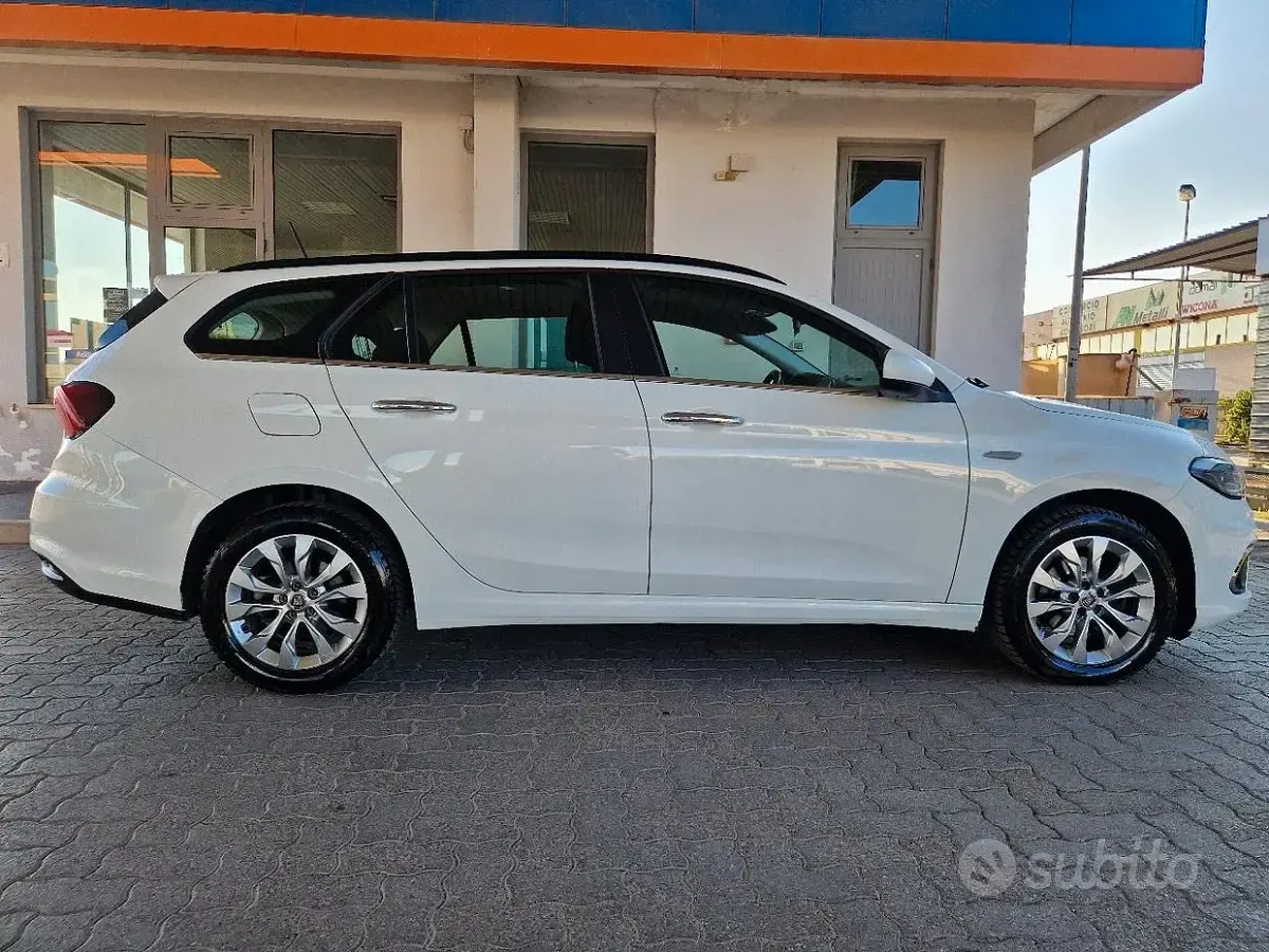 Usata Fiat Tipo Business 131 CV (96 kW) 2020 Bianco Station wagon
