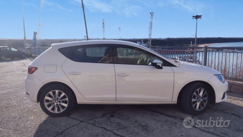 Usata Seat Leon 115 CV (84 kW) 2019 Bianco Berlina