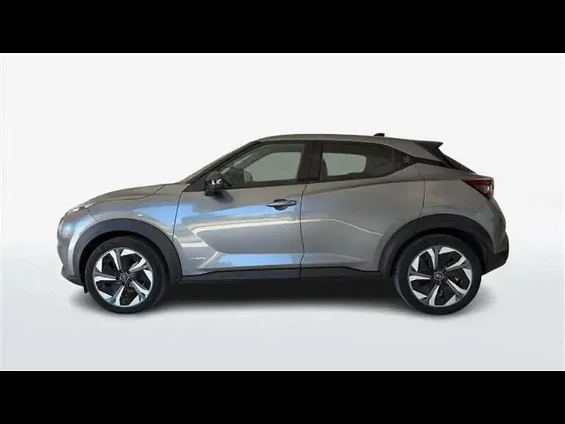 Usata Nissan Juke N-Connecta 143 CV (105 kW) 2025 Grigio chiaro SUV