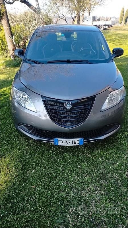 Usata Lancia Ypsilon 80 CV (58 kW) 2014 Utilitaria