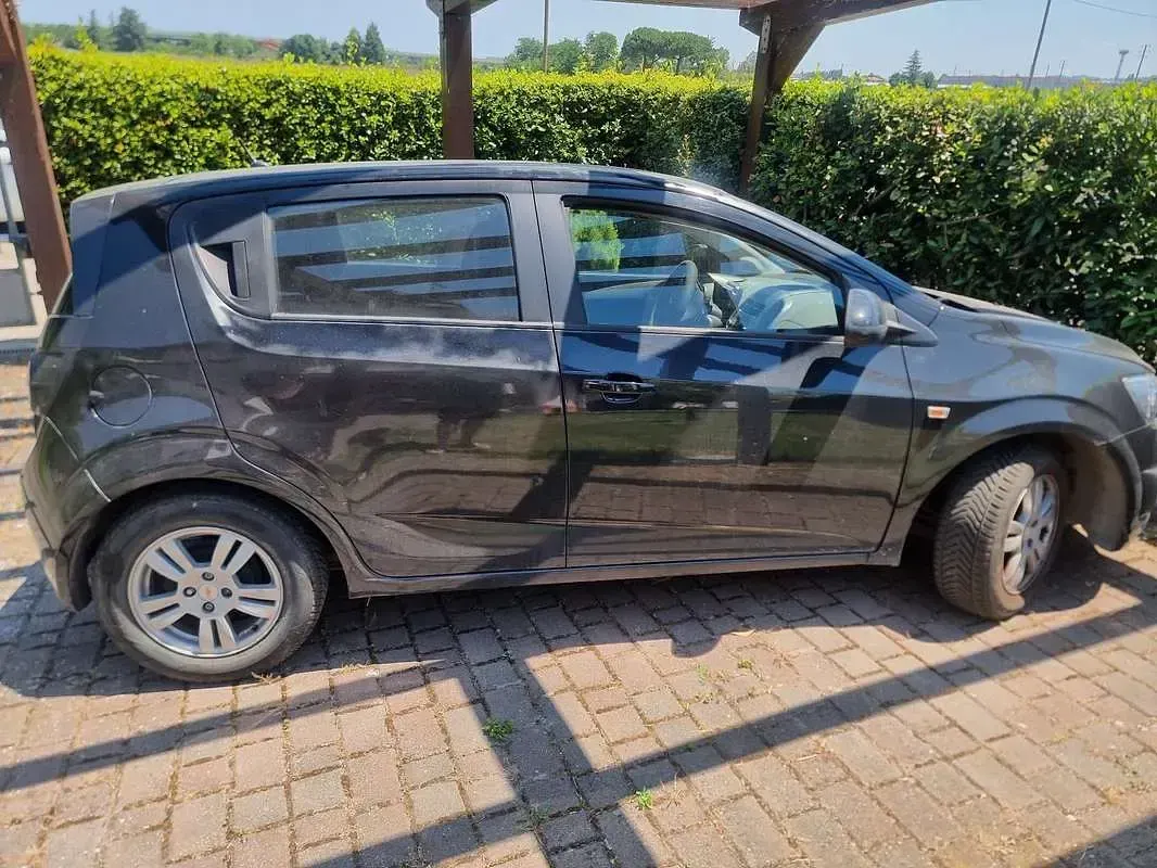 Usata Chevrolet Aveo LT 86 CV (63 kW) 2011 Nero Berlina