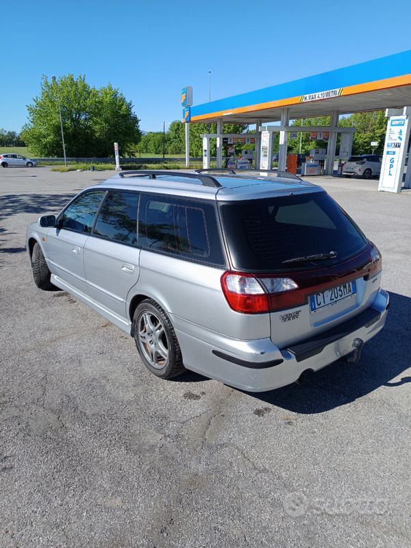 Grigio Usata 2001 Subaru Legacy Station wagon | 5900 € - Immagine 1/4