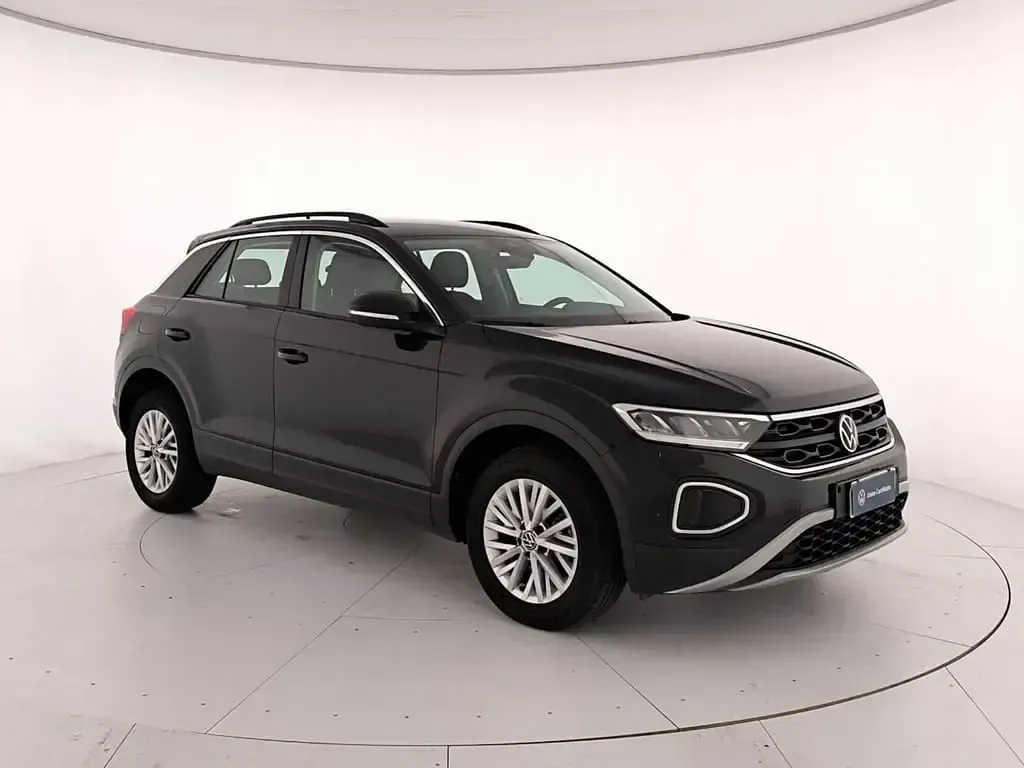 Usata VW T-Roc Life 116 CV (85 kW) 2025 Deep black perlato SUV