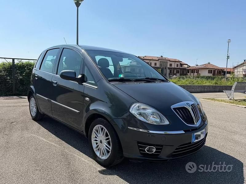 Usata Lancia Musa 95 CV (69 kW) 2011 Monovolume
