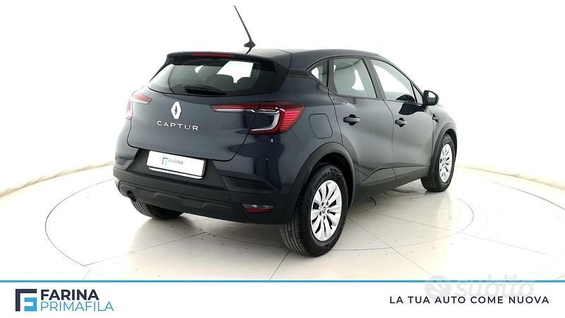 Usata Renault Captur Life 101 CV (74 kW) 2020 Blu marine SUV