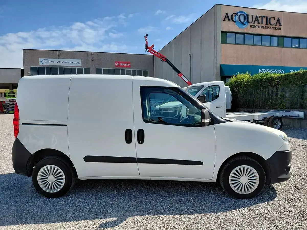 Usata Fiat Doblò 90 CV (66 kW) 2013 Bianco Monovolume