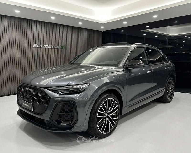 Nuova Audi SQ5 Sportback Sport 367 CV (269 kW) 2025 Grigio tambora metallizzato SUV