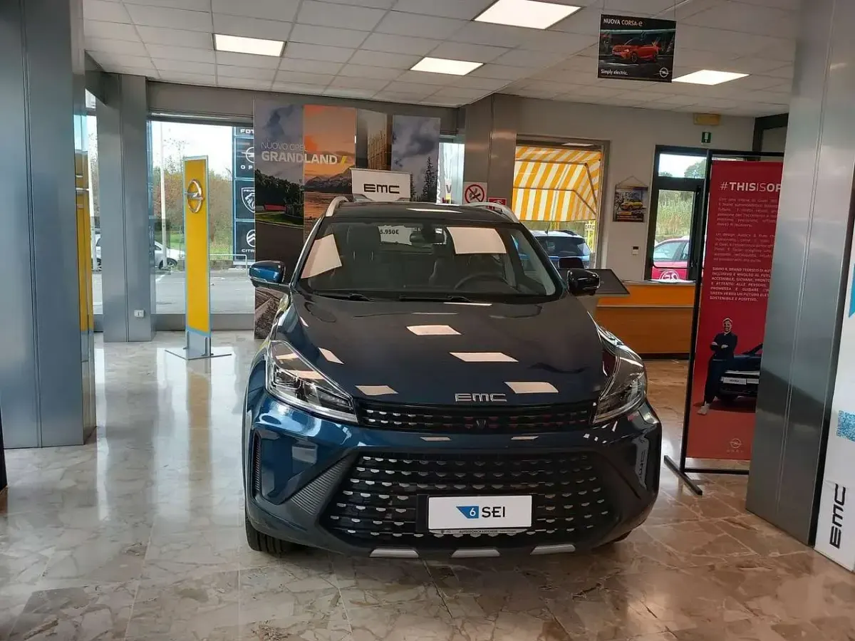 Nuova EMC SEI 113 CV (83 kW) 2026 Blu/azzurro SUV