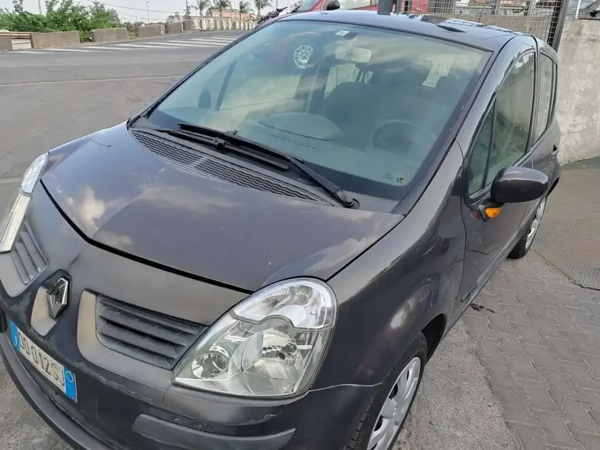 Usata Renault Modus Dynamique 82 CV (60 kW) 2006 Nero Monovolume