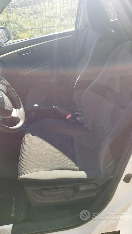 Usata Suzuki Swift GL 75 CV (55 kW) 2013 Bianco Utilitaria