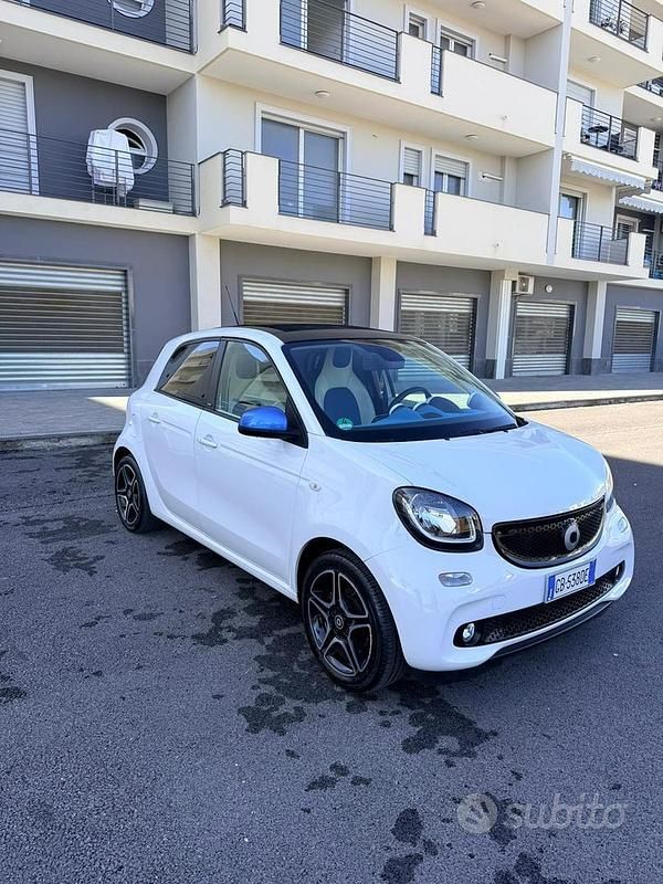 Usata Smart ForFour Proxy 71 CV (52 kW) 2016 Bianco Utilitaria