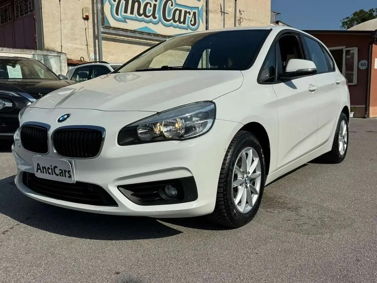 Usata BMW 216 Active Tourer Advantage 116 CV (85 kW) 2017 Bianco Monovolume
